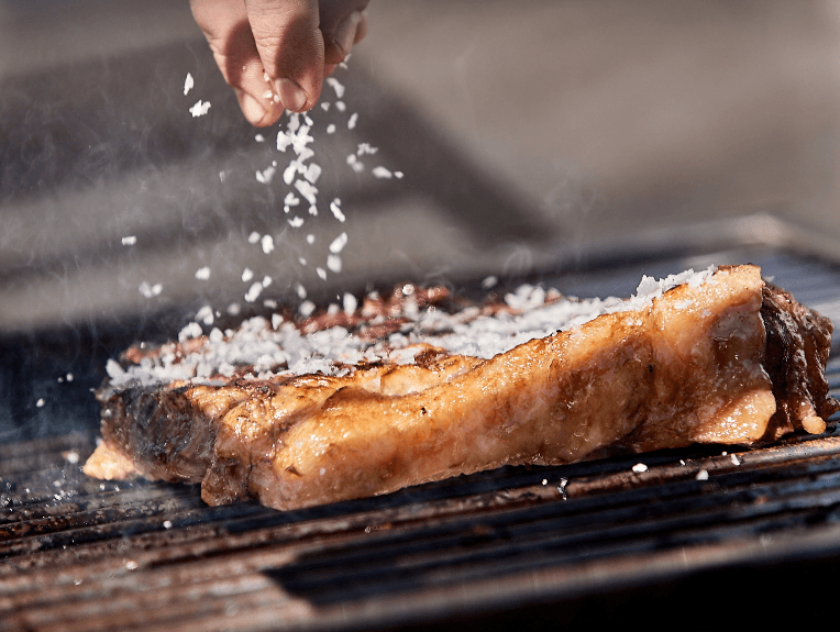 In action HJX Chuleton a la brasa HJX 0318